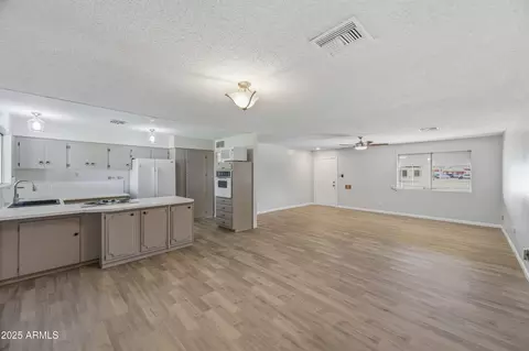 2910 N 60th Dr, Phoenix, AZ 85033 photo 11