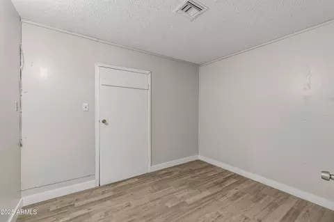 2910 N 60th Dr, Phoenix, AZ 85033 photo 22