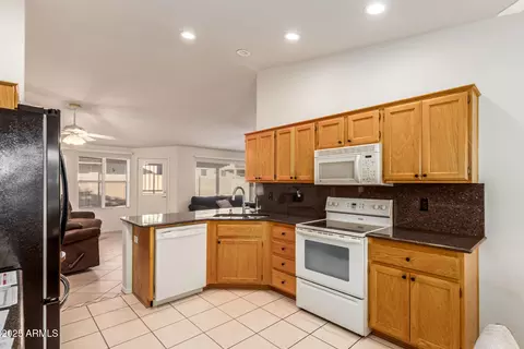 Kitchen - 11548 E Kiva Ave, Mesa, AZ 85209 photo 2 of 3