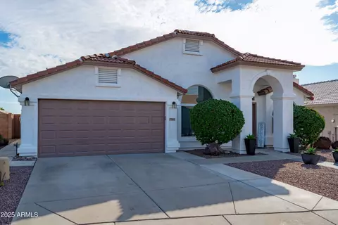 Exterior - 2833 E Renee Dr, Phoenix, AZ 85050 photo 3 of 9