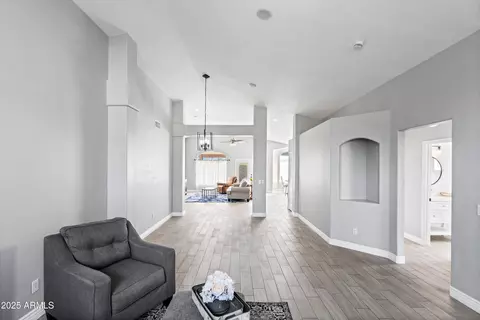 Entry Way - 2833 E Renee Dr, Phoenix, AZ 85050 photo 2 of 3