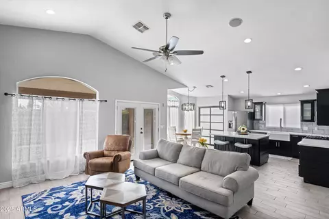 Living - 2833 E Renee Dr, Phoenix, AZ 85050 photo 3 of 5