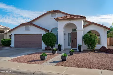Exterior - 2833 E Renee Dr, Phoenix, AZ 85050 photo 2 of 9