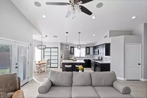 Entry Way - 2833 E Renee Dr, Phoenix, AZ 85050 photo 3 of 3