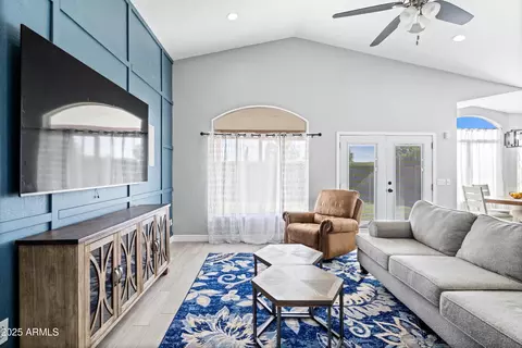 Living - 2833 E Renee Dr, Phoenix, AZ 85050 photo 4 of 5