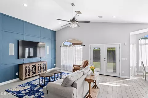 Living - 2833 E Renee Dr, Phoenix, AZ 85050 photo 5 of 5