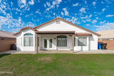 Exterior - 2833 E Renee Dr, Phoenix, AZ 85050 photo 8 of 9