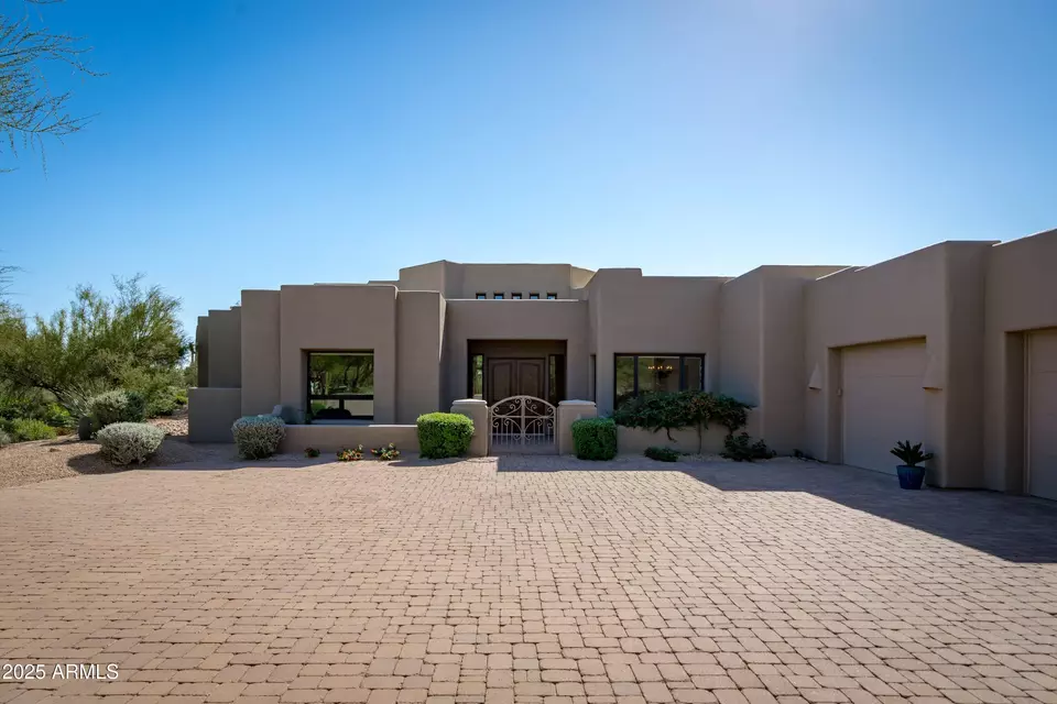 Exterior - 8300 E Dixileta Dr #235, Scottsdale, AZ 85266 photo 4 of 23
