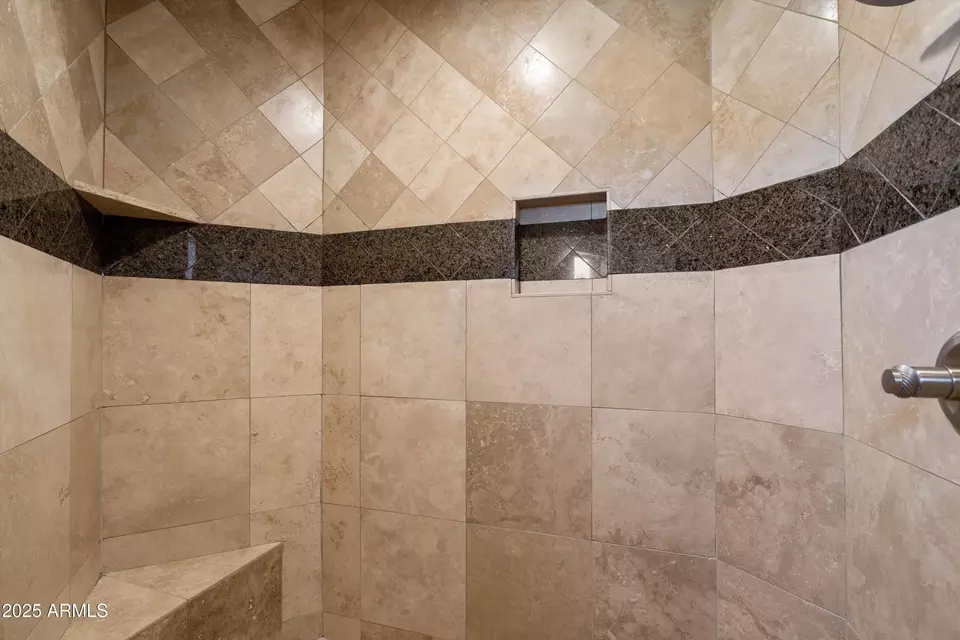 Bath - 8300 E Dixileta Dr #235, Scottsdale, AZ 85266 photo 3 of 6