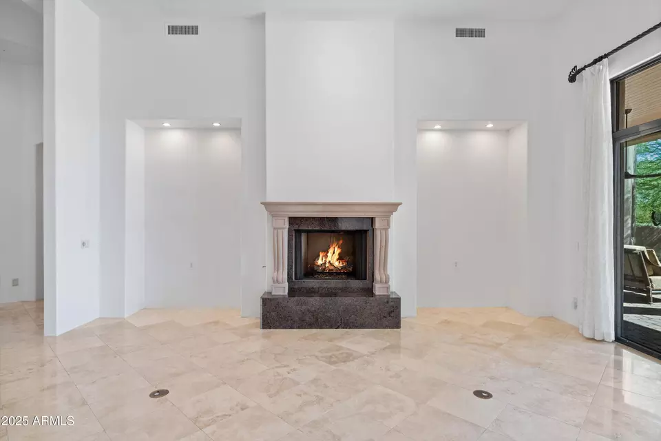 Living - 8300 E Dixileta Dr #235, Scottsdale, AZ 85266 photo 4 of 9