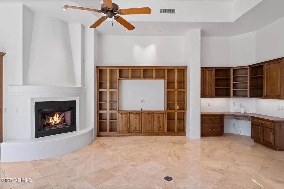 Living - 8300 E Dixileta Dr #235, Scottsdale, AZ 85266 photo 8 of 9