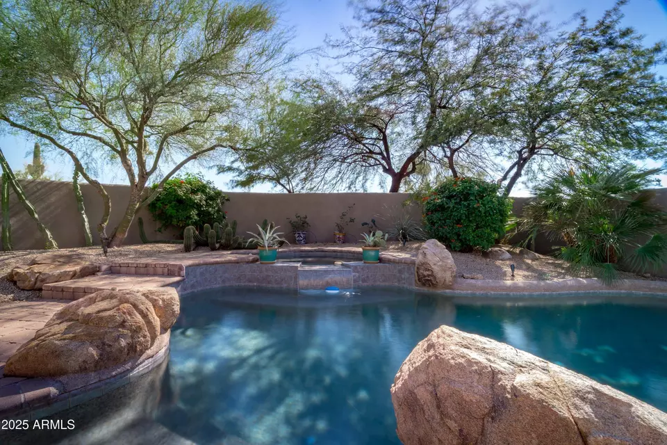 Exterior - 8300 E Dixileta Dr #235, Scottsdale, AZ 85266 photo 15 of 23