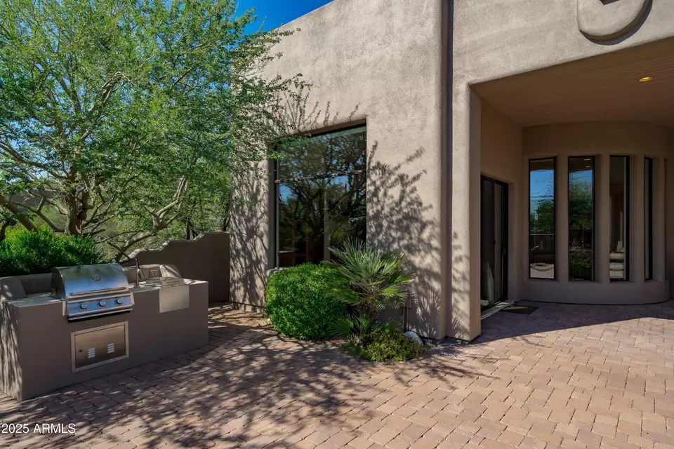 Exterior - 8300 E Dixileta Dr #235, Scottsdale, AZ 85266 photo 19 of 23