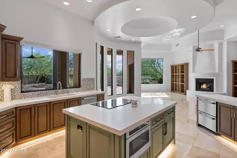 Kitchen - 8300 E Dixileta Dr #235, Scottsdale, AZ 85266 photo 1 of 10