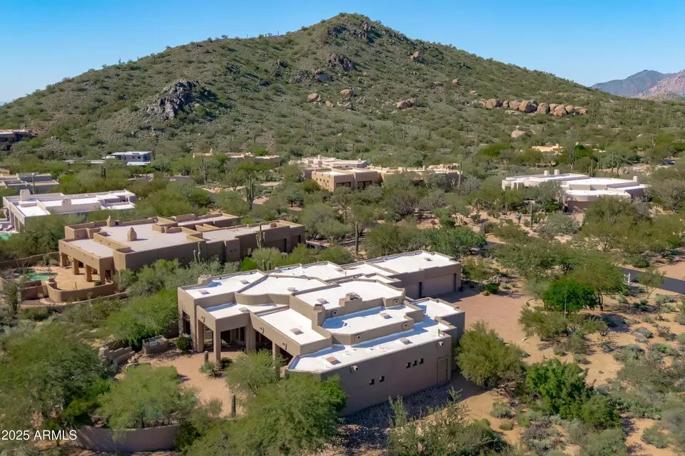 View/Area - 8300 E Dixileta Dr #235, Scottsdale, AZ 85266 photo 4 of 7