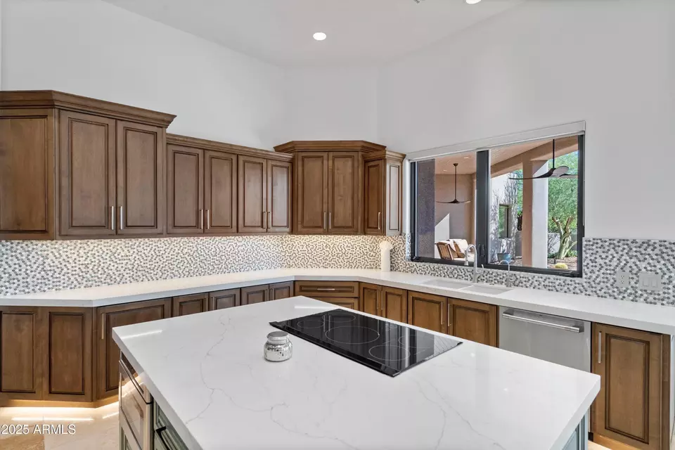 Kitchen - 8300 E Dixileta Dr #235, Scottsdale, AZ 85266 photo 10 of 10