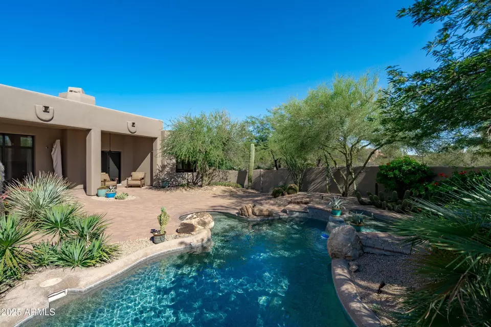 Exterior - 8300 E Dixileta Dr #235, Scottsdale, AZ 85266 photo 18 of 23