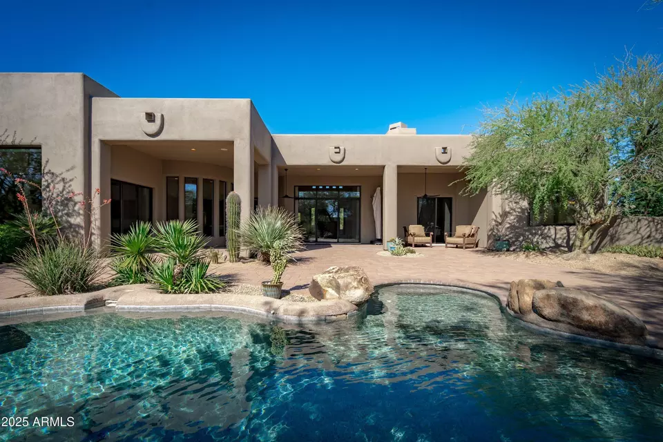 Exterior - 8300 E Dixileta Dr #235, Scottsdale, AZ 85266 photo 7 of 23