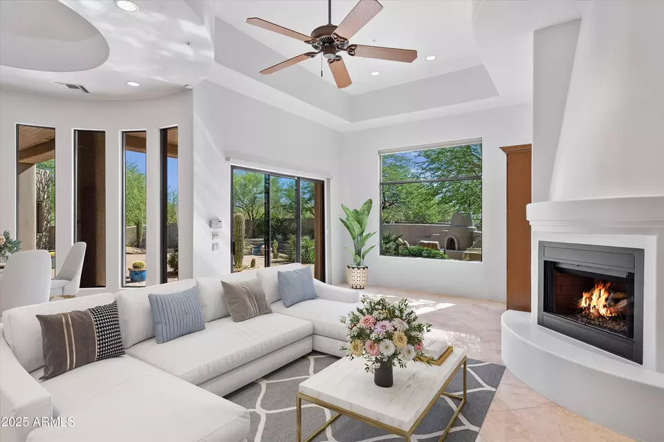 Living - 8300 E Dixileta Dr #235, Scottsdale, AZ 85266 photo 6 of 9