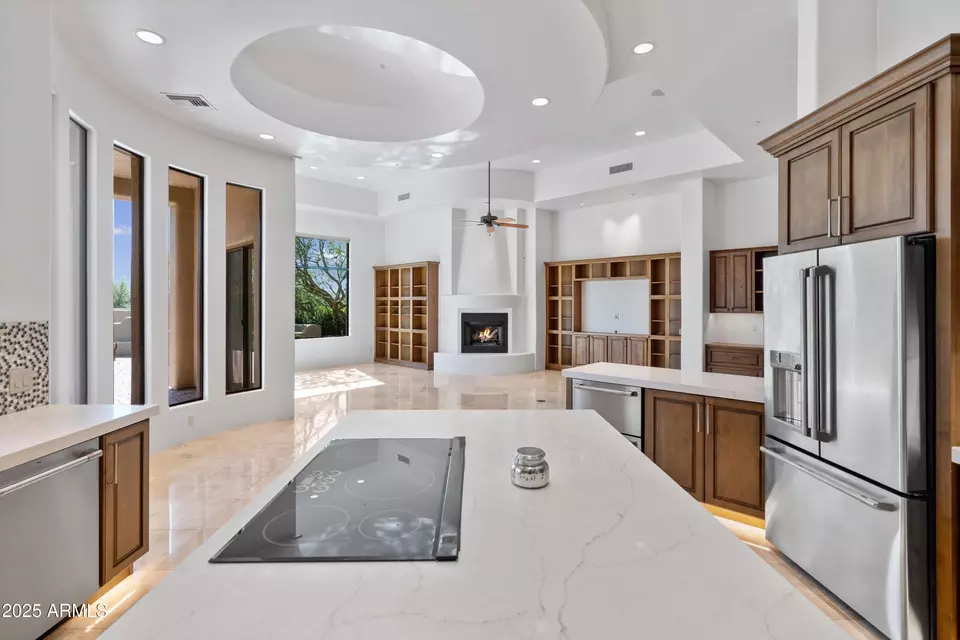 Kitchen - 8300 E Dixileta Dr #235, Scottsdale, AZ 85266 photo 8 of 10