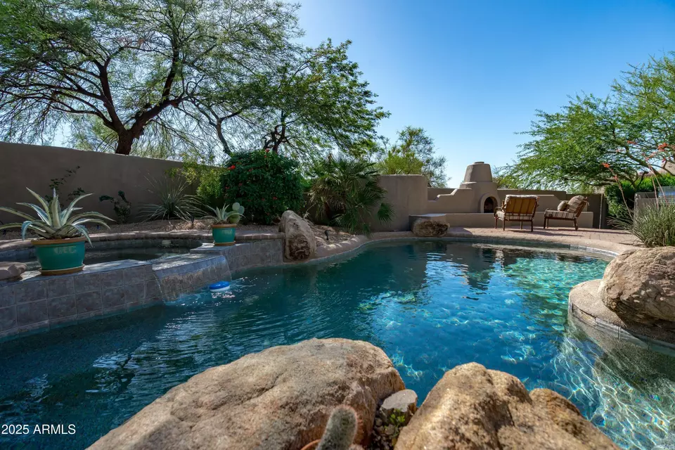 Exterior - 8300 E Dixileta Dr #235, Scottsdale, AZ 85266 photo 22 of 23