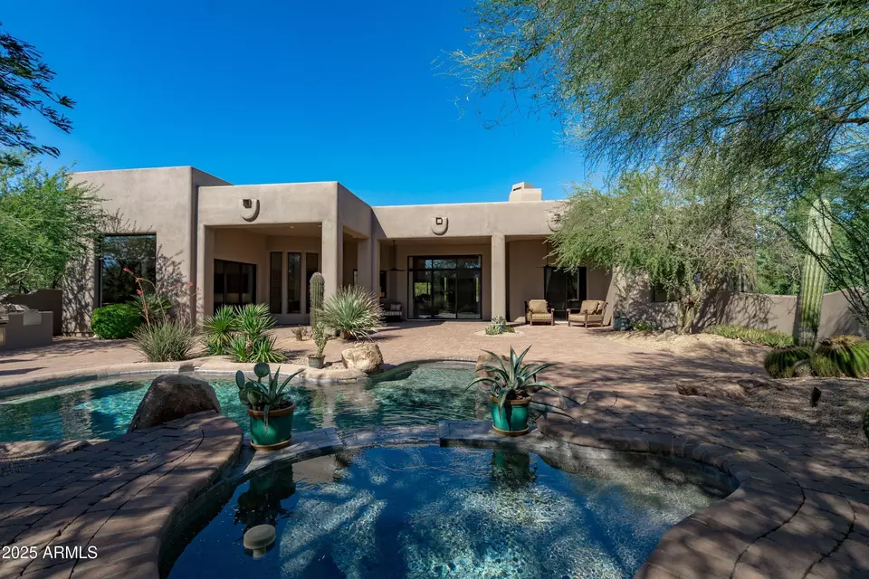 Exterior - 8300 E Dixileta Dr #235, Scottsdale, AZ 85266 photo 6 of 23