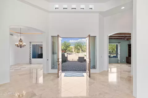 Entry Way - 8300 E Dixileta Dr #235, Scottsdale, AZ 85266 photo 1 of 2