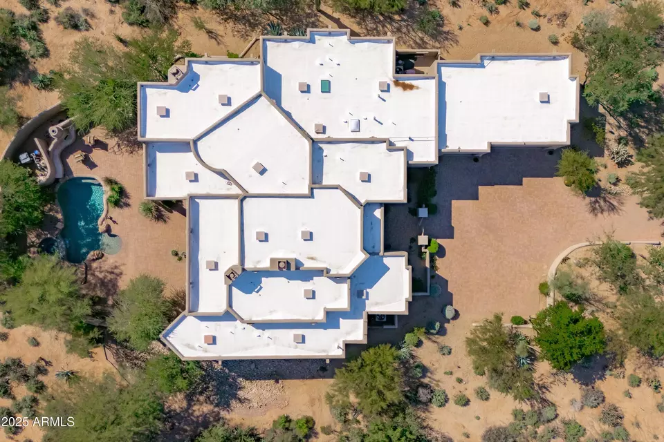 View/Area - 8300 E Dixileta Dr #235, Scottsdale, AZ 85266 photo 6 of 7