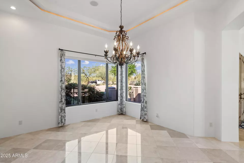 Dining - 8300 E Dixileta Dr #235, Scottsdale, AZ 85266 photo 1 of 1