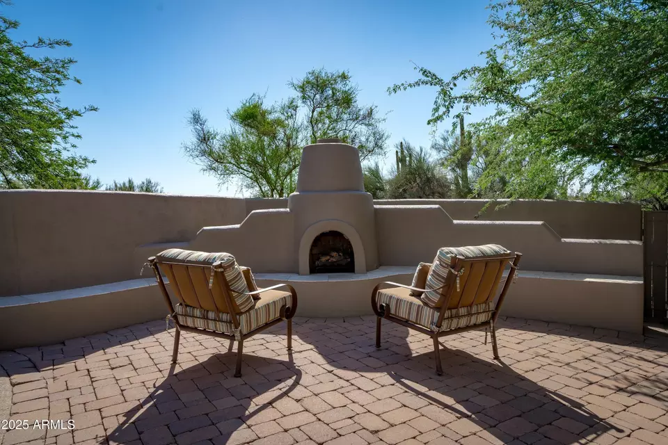 Exterior - 8300 E Dixileta Dr #235, Scottsdale, AZ 85266 photo 14 of 23