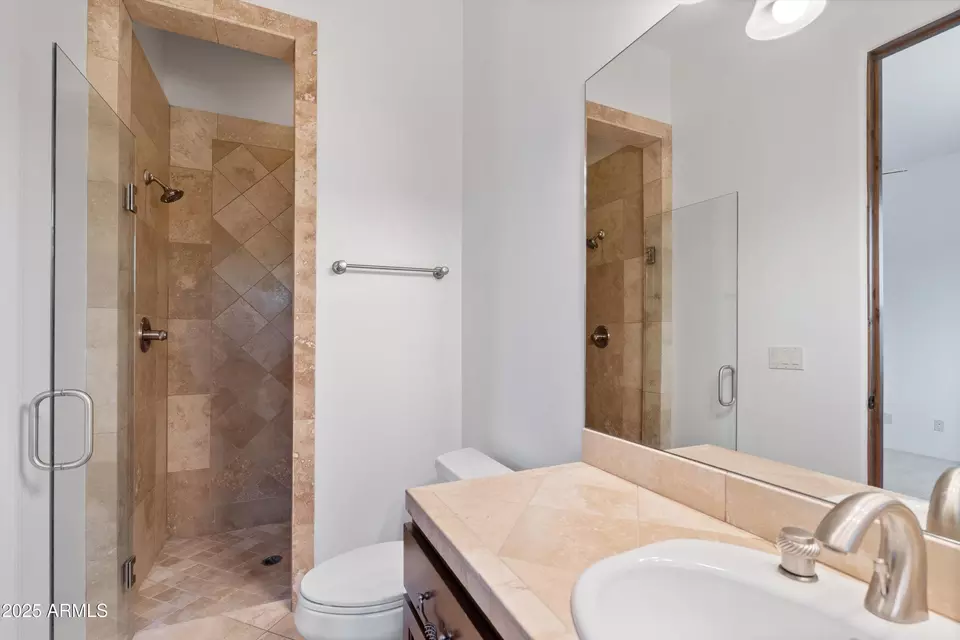 Bath - 8300 E Dixileta Dr #235, Scottsdale, AZ 85266 photo 5 of 6