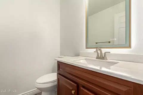 Bath - 1226 E Wahalla Ln, Phoenix, AZ 85024 photo 1 of 4