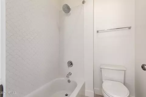 Bath - 1633 E Minton St, Mesa, AZ 85203 photo 6 of 8
