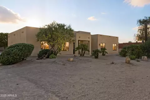 2617 W Desert Hills Dr, Phoenix, AZ 85086