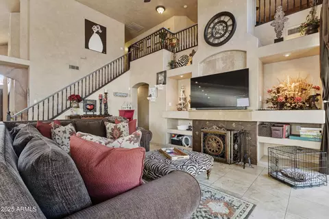 Living - 764 E Irma Ln, Phoenix, AZ 85024 photo 2 of 2