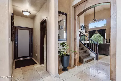 Entry Way - 764 E Irma Ln, Phoenix, AZ 85024 photo 2 of 6