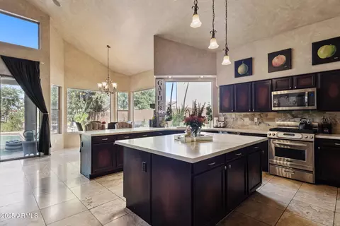 Kitchen - 764 E Irma Ln, Phoenix, AZ 85024 photo 2 of 7