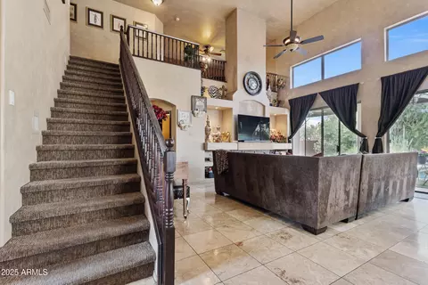 Entry Way - 764 E Irma Ln, Phoenix, AZ 85024 photo 3 of 6