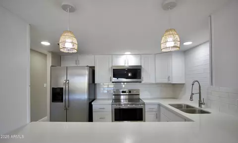 7830 E Park View Dr, Mesa, AZ 85208