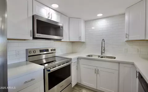7830 E Park View Dr, Mesa, AZ 85208