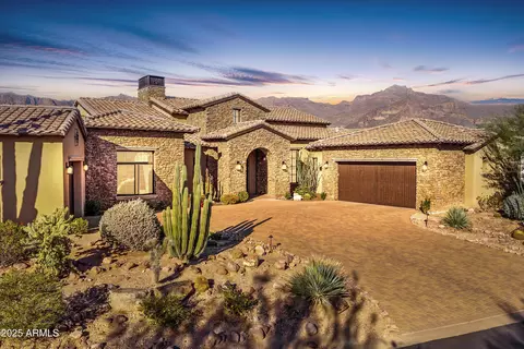 8710 E Lost Gold Cir, Gold Canyon, AZ 85118