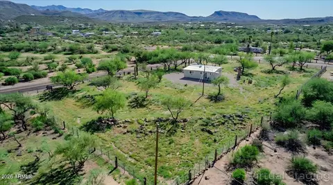 33450 S River Bend Rd, Black Canyon City, AZ 85324
