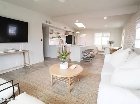 7802 E Kimsey Ln, Scottsdale, AZ 85257