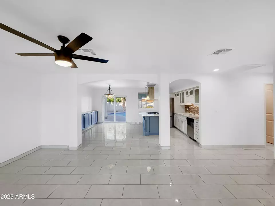 Living - 8414 E Orange Blossom Ln, Scottsdale, AZ 85250 photo 3 of 3