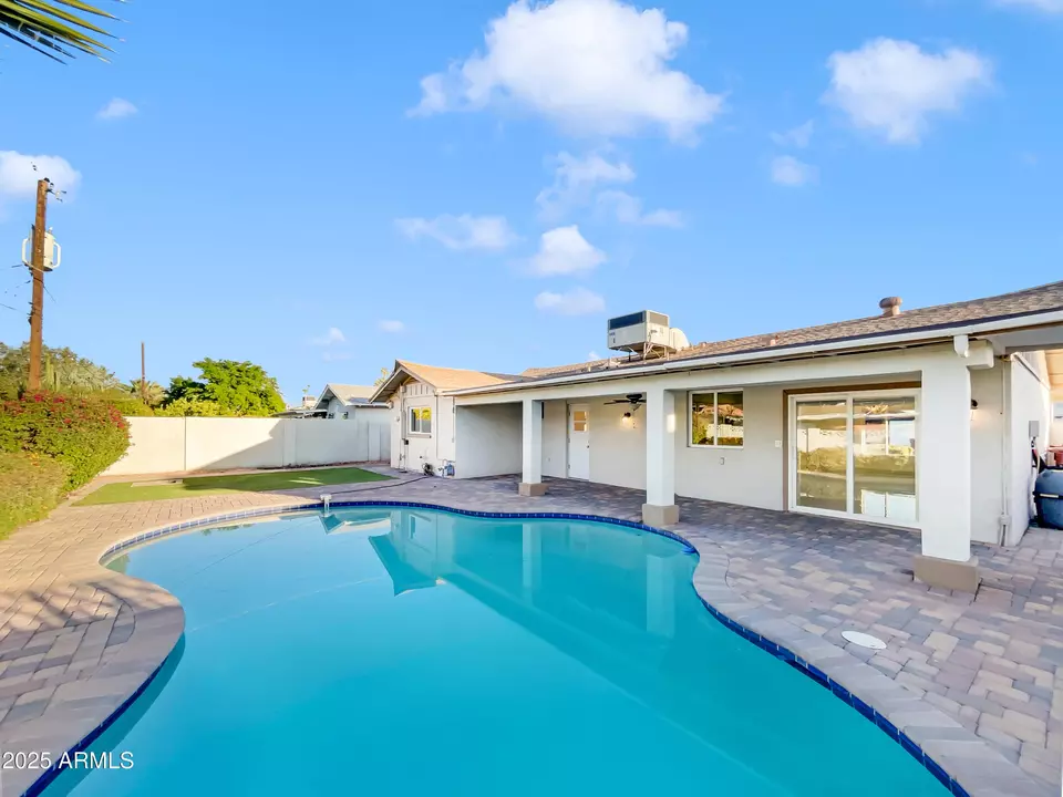 Exterior - 8414 E Orange Blossom Ln, Scottsdale, AZ 85250 photo 2 of 4