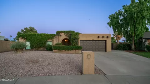 15831 N 47th Pl, Phoenix, AZ 85032