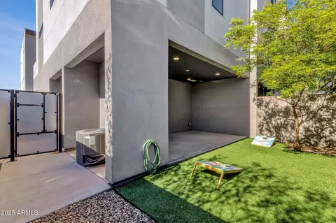 Exterior - 2727 E Thomas Rd #9, Phoenix, AZ 85016 photo 4 of 8