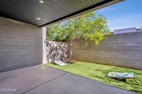 Exterior - 2727 E Thomas Rd #9, Phoenix, AZ 85016 photo 3 of 8