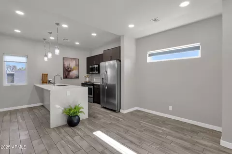 Kitchen - 2727 E Thomas Rd #9, Phoenix, AZ 85016 photo 1 of 5