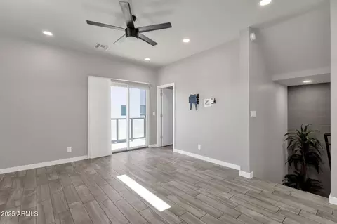 Living - 2727 E Thomas Rd #9, Phoenix, AZ 85016 photo 2 of 3